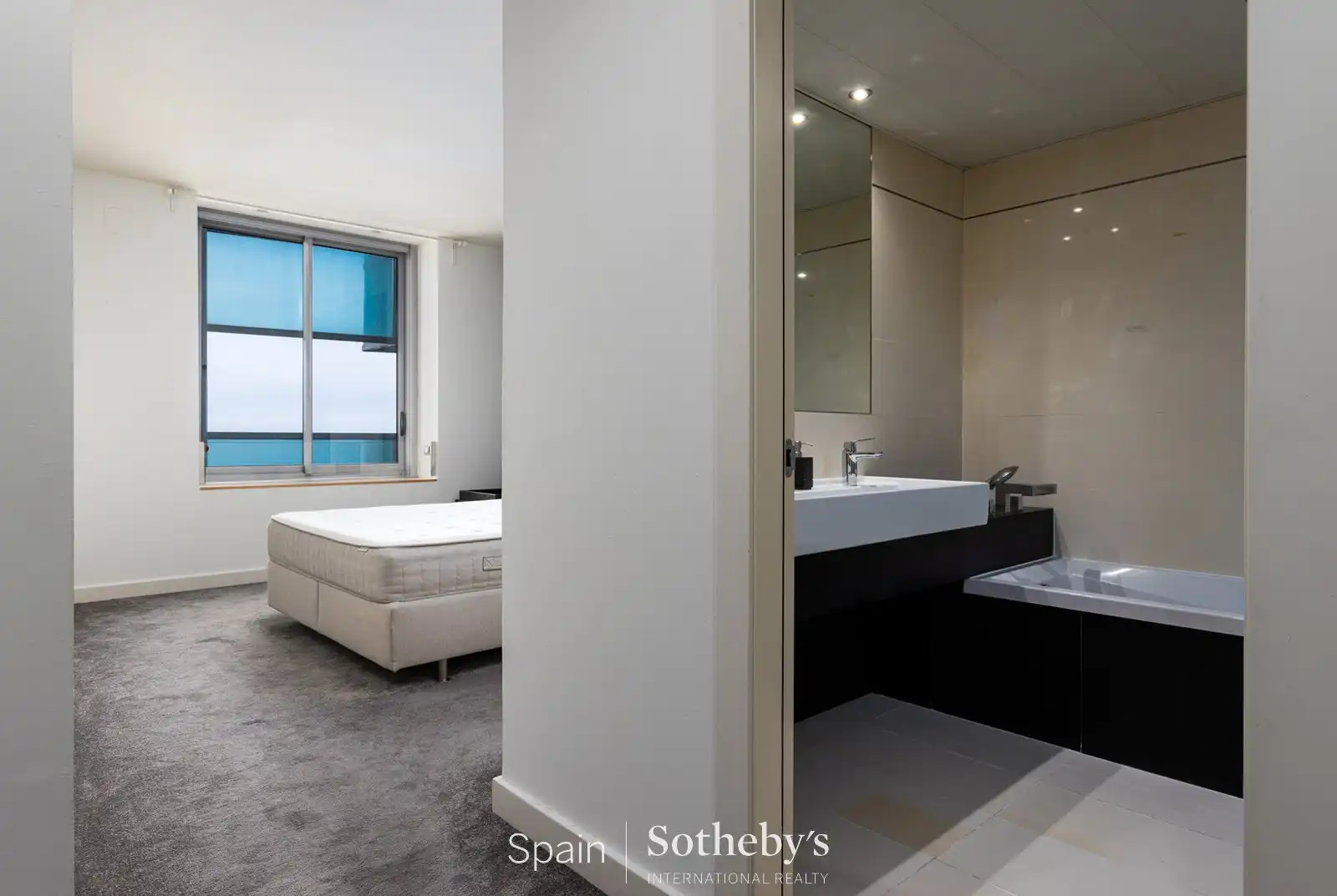 Baño de Ático en venta en Barcelona con Aire acondicionado, Calefacción y Trastero