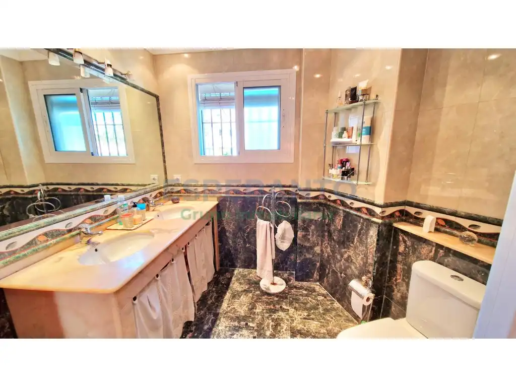 Bathroom of Flat for sale in Málaga