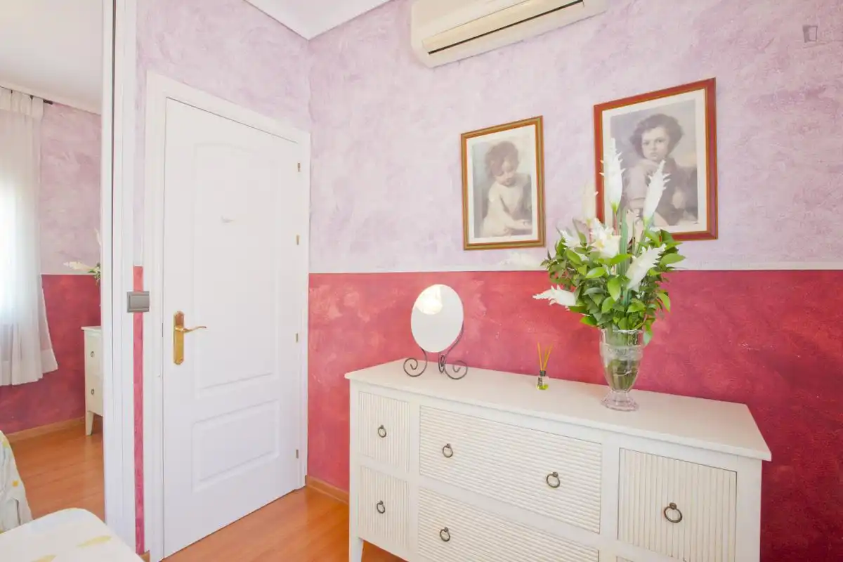 Room in Sevilla, Sevilla