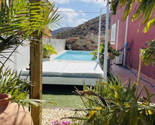 Piscina de Casa o xalet en venda en Granadilla de Abona amb Aire condicionat, Jardí privat i Terrassa