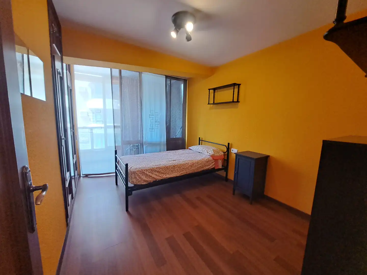 Habitación de Piso de alquiler en Marbella con Calefacción, Terraza y Amueblado