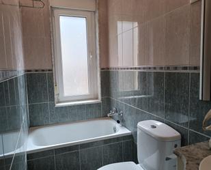 Bathroom of Flat for sale in Avilés