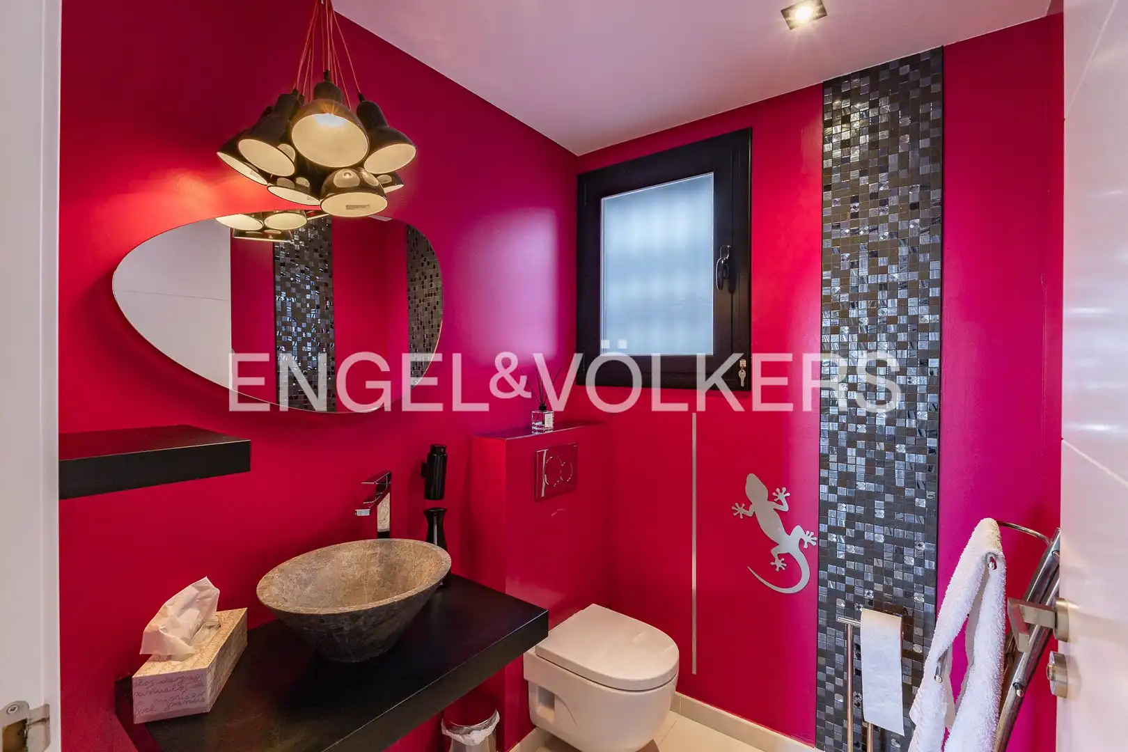 Bathroom of Houses for rent in Cabrils  with Air Conditioner, Heating and Private garden