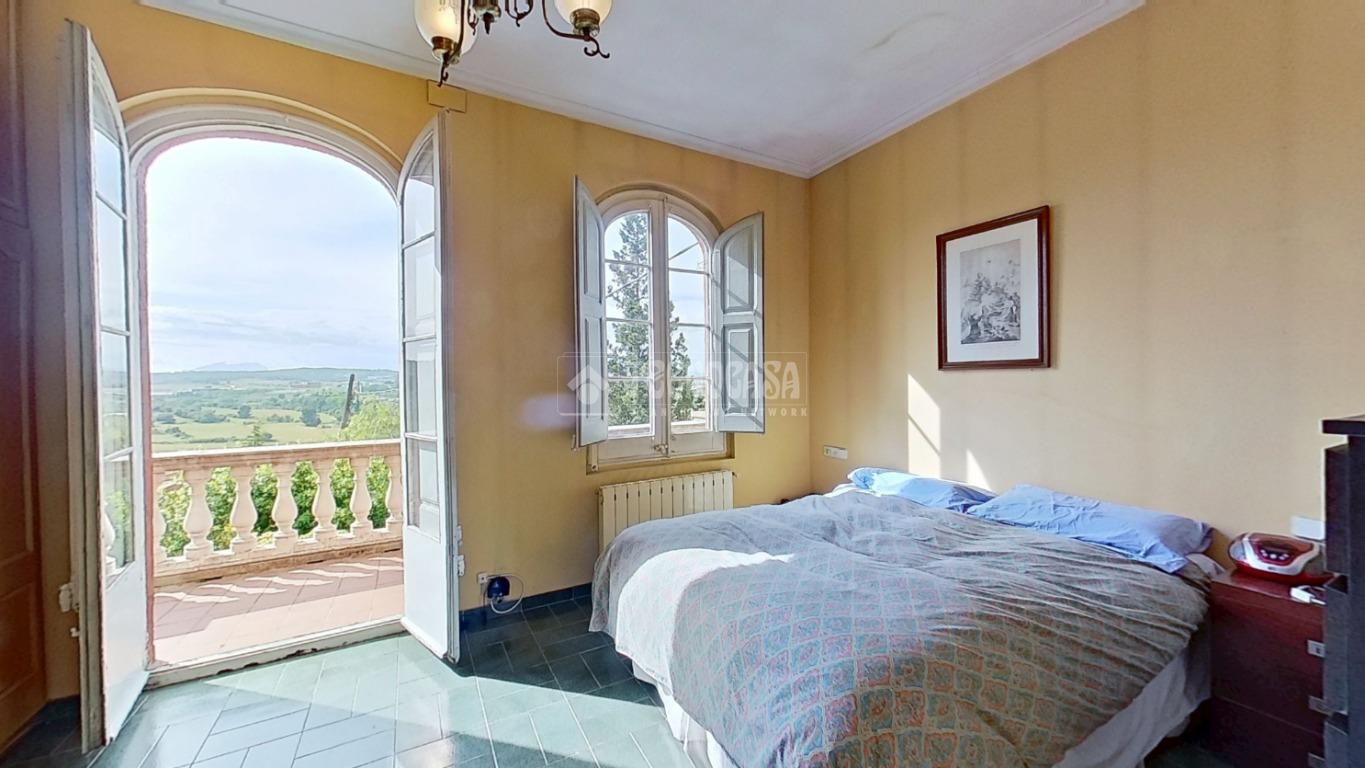 Dormitori de Casa o xalet en venda en Cerdanyola del Vallès amb Calefacció, Jardí privat i Terrassa