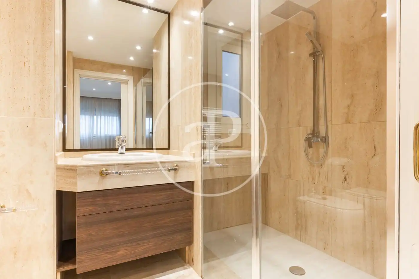 Bathroom of Flat for rent in Valencia  with Air Conditioner, Heating and Storage room