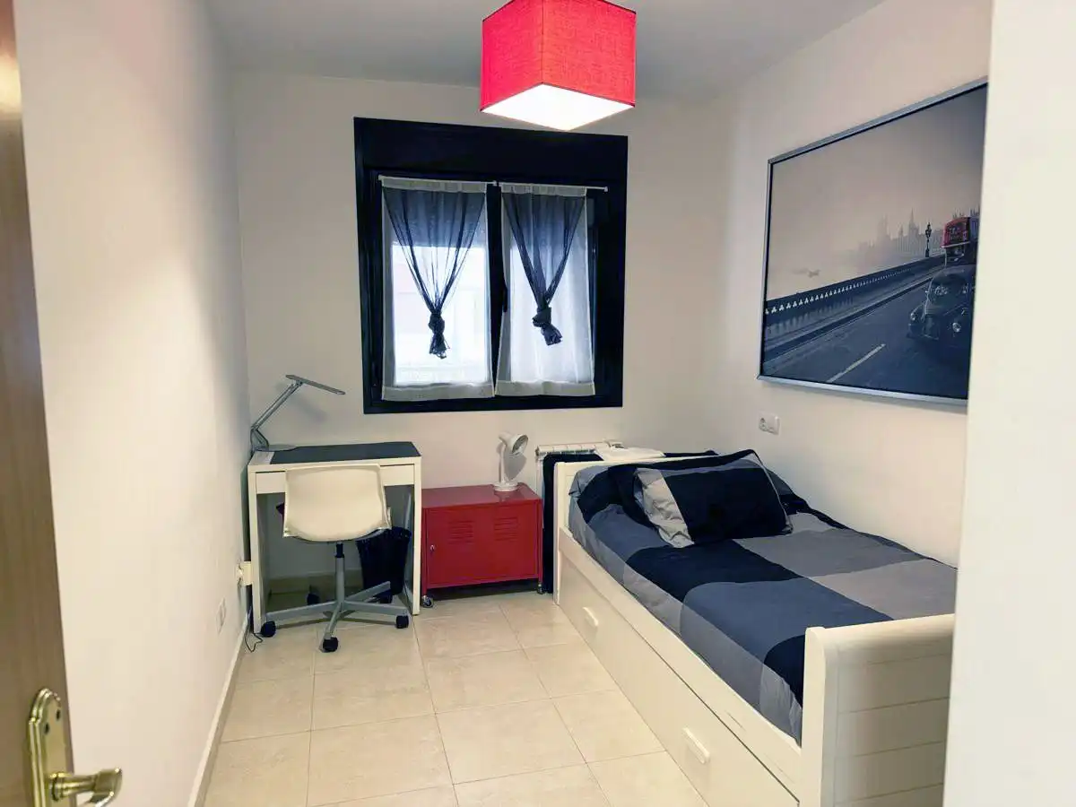 Habitación de Apartamento en venta en Llanes con Calefacción, Terraza y Trastero