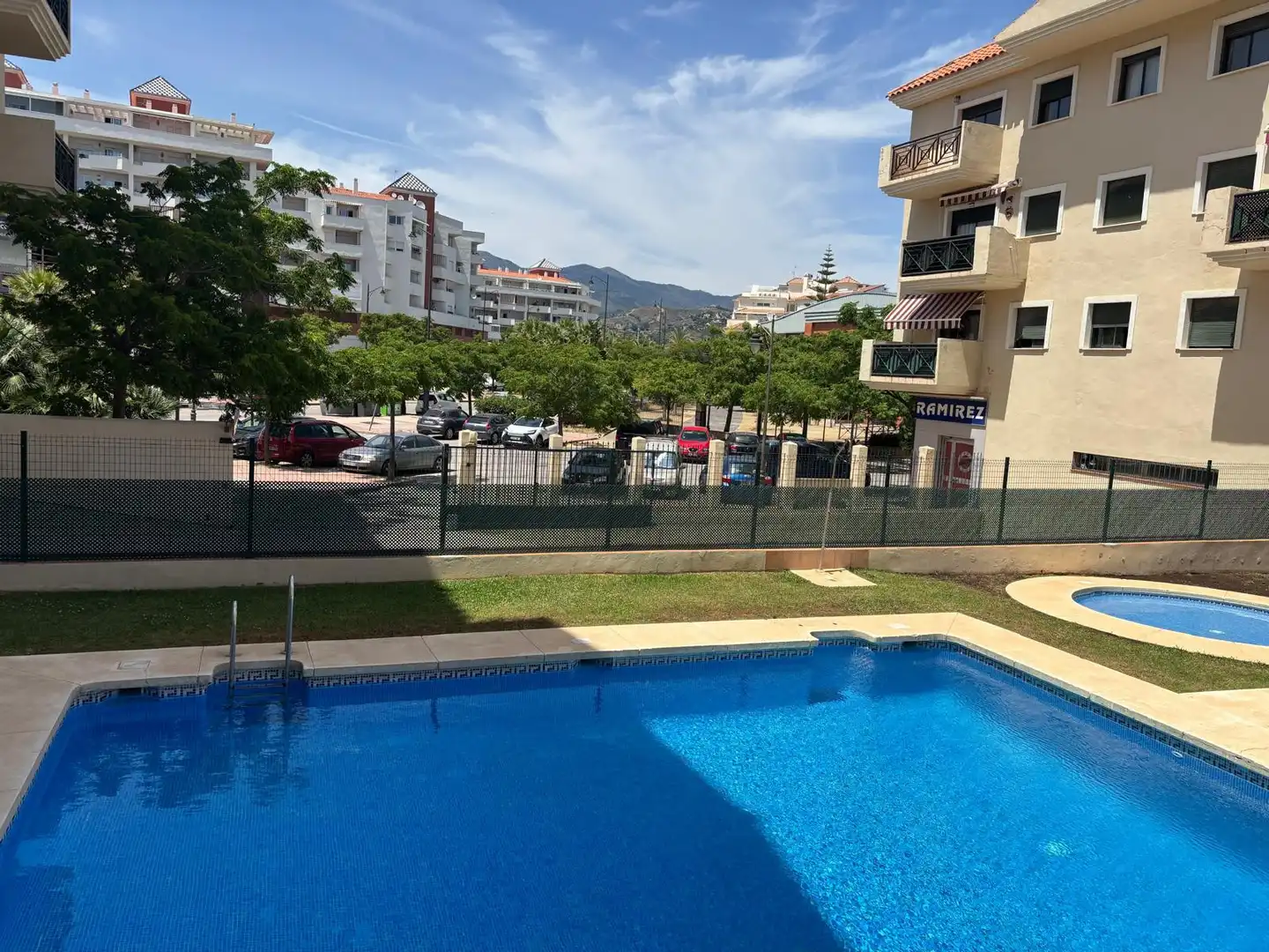 Vista exterior de Apartament de lloguer en Estepona amb Aire condicionat, Calefacció i Terrassa