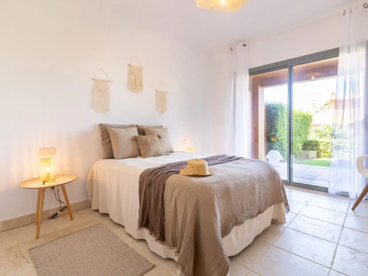 Bedroom of Flat for sale in Estepona  with Air Conditioner, Private garden and Terrace