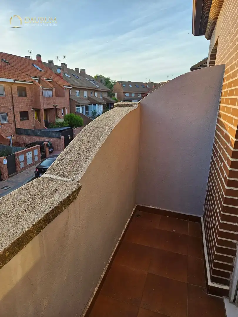 Casa adosada en venda a Joaquin Turina, Santa Teresa
