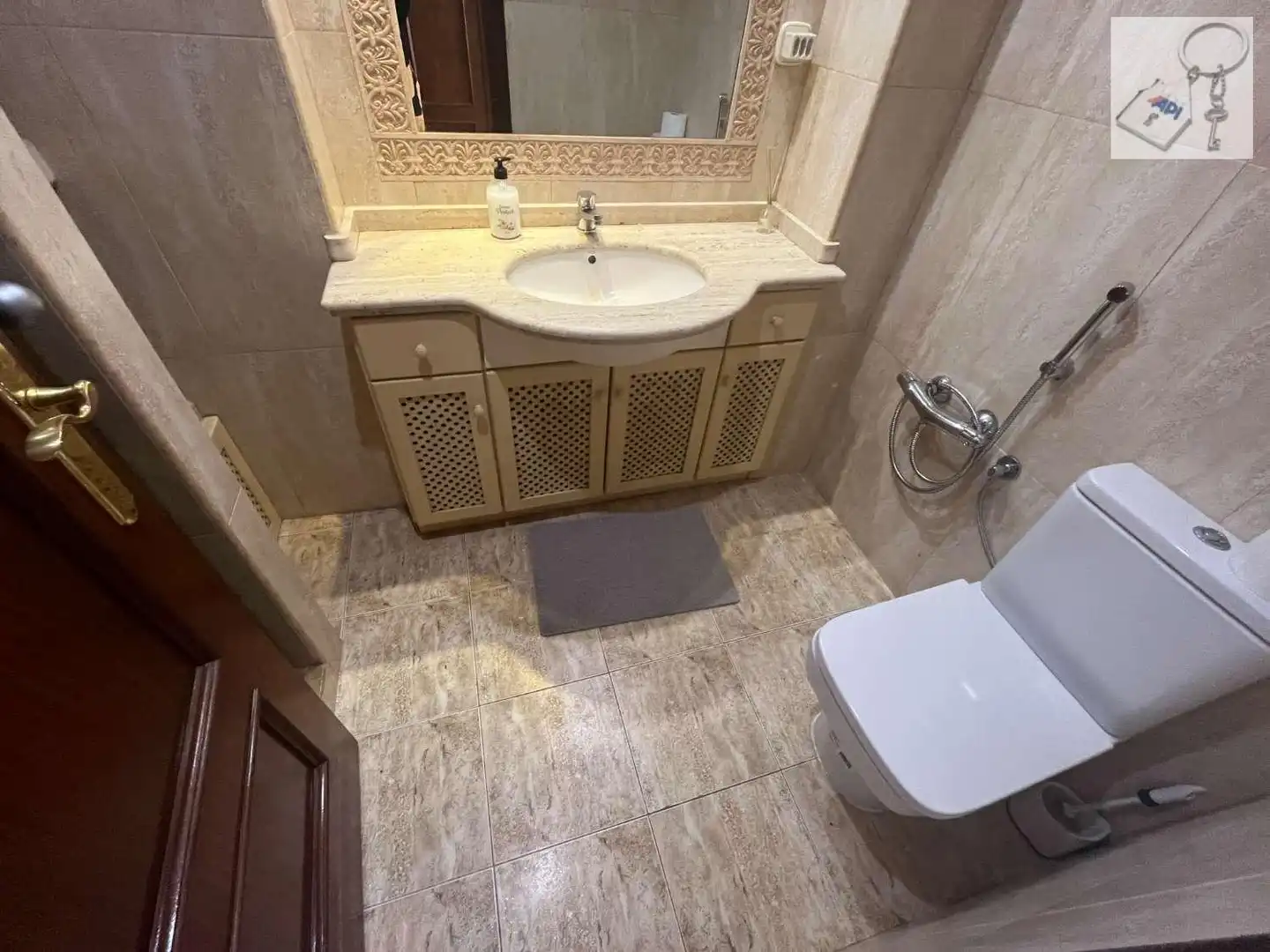 Badezimmer von Wohnungen zum Verkauf in Torrevieja mit Klimaanlage, Heizung und Möbliert