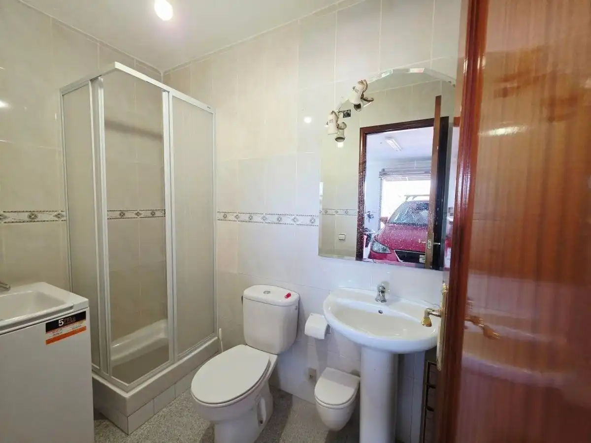 Baño de Casa o chalet en venta en Vallirana con Aire acondicionado, Calefacción y Jardín privado