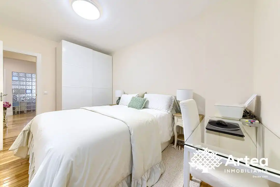 Flat for sale in Zorrotza