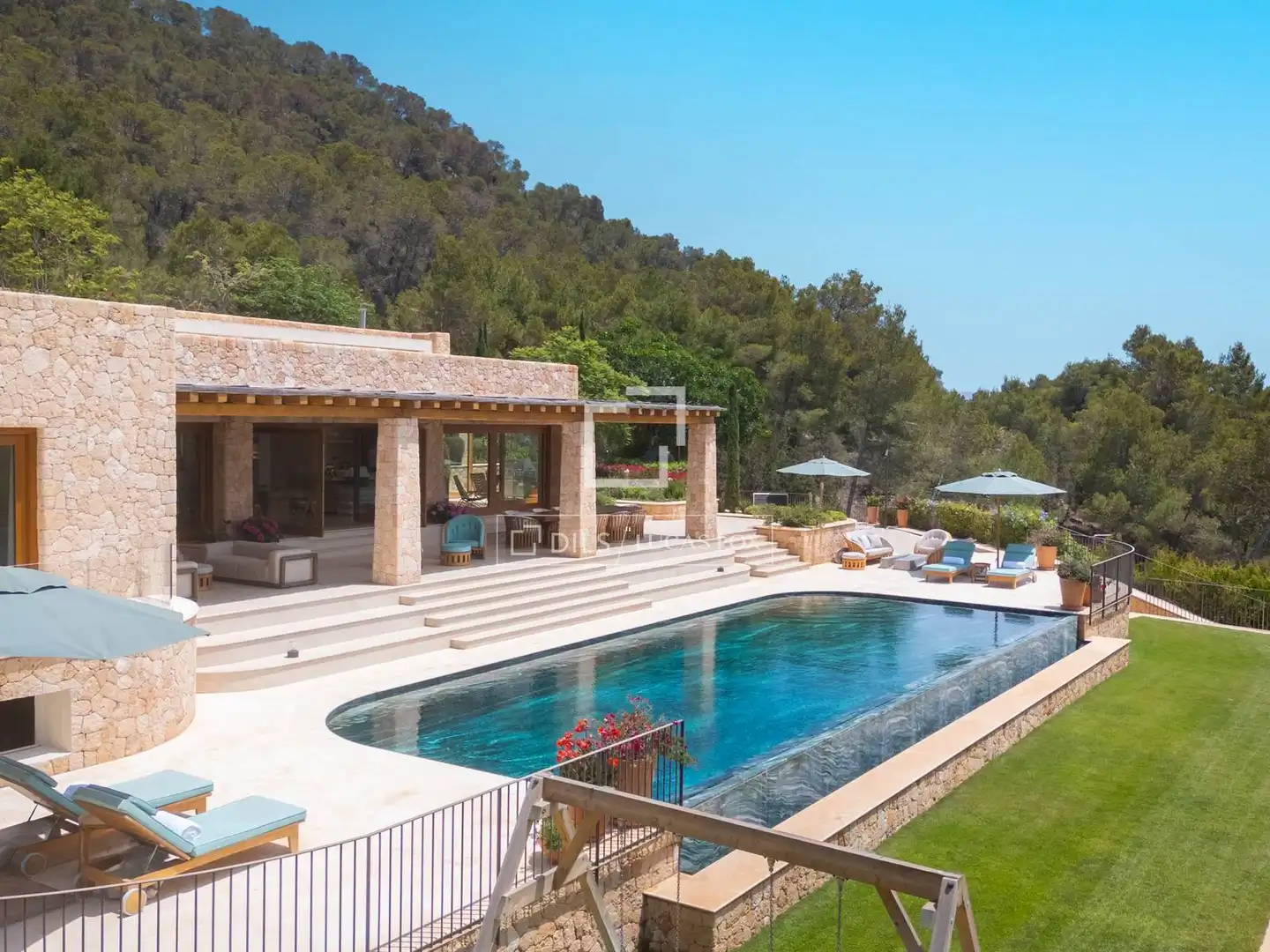 Piscina de Casa o chalet en venta en Santa Eulària des Riu con Aire acondicionado, Calefacción y Jardín privado