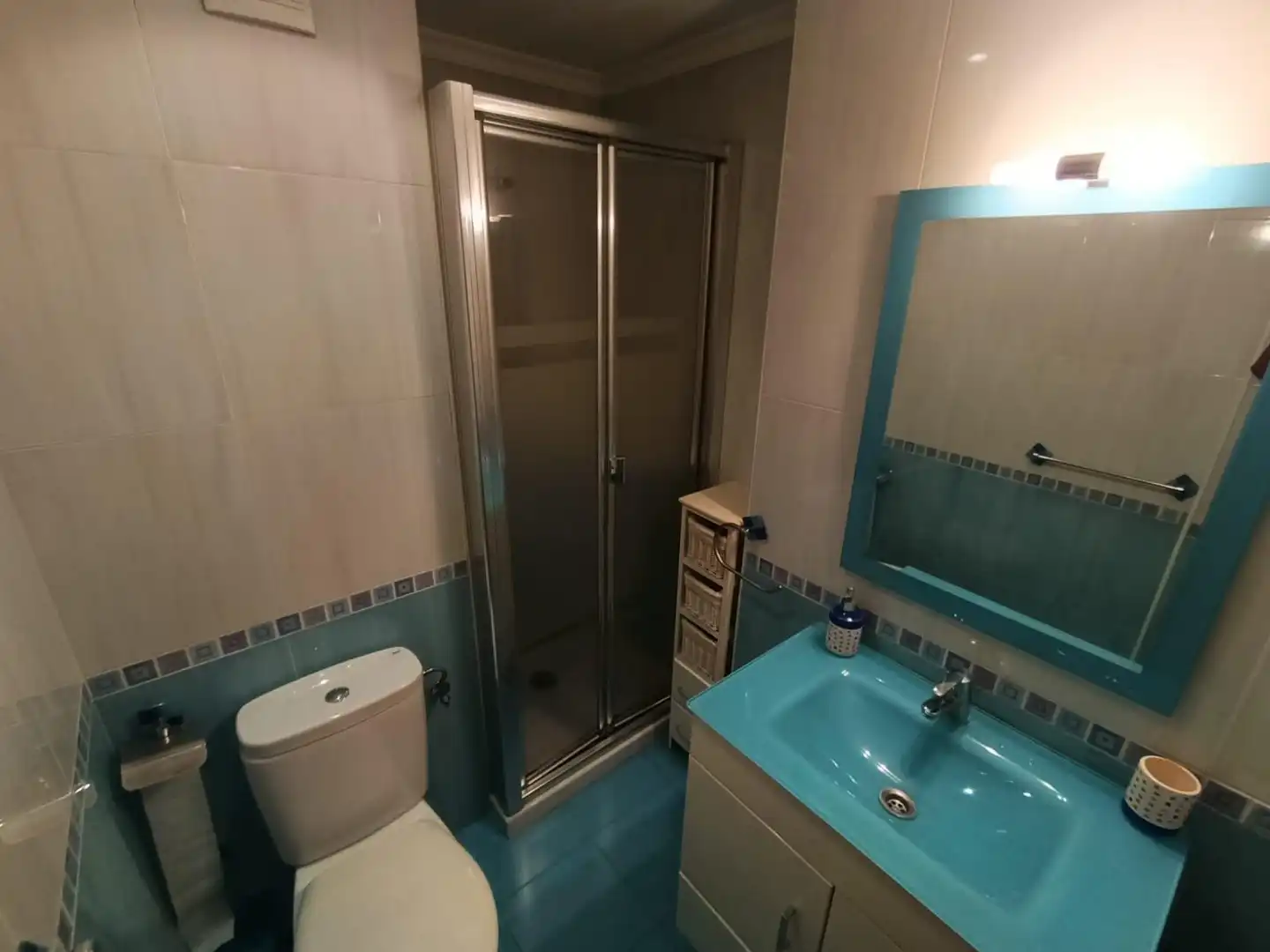 Bany de Pis en venda en Gijón  amb Calefacció, Parquet i Traster