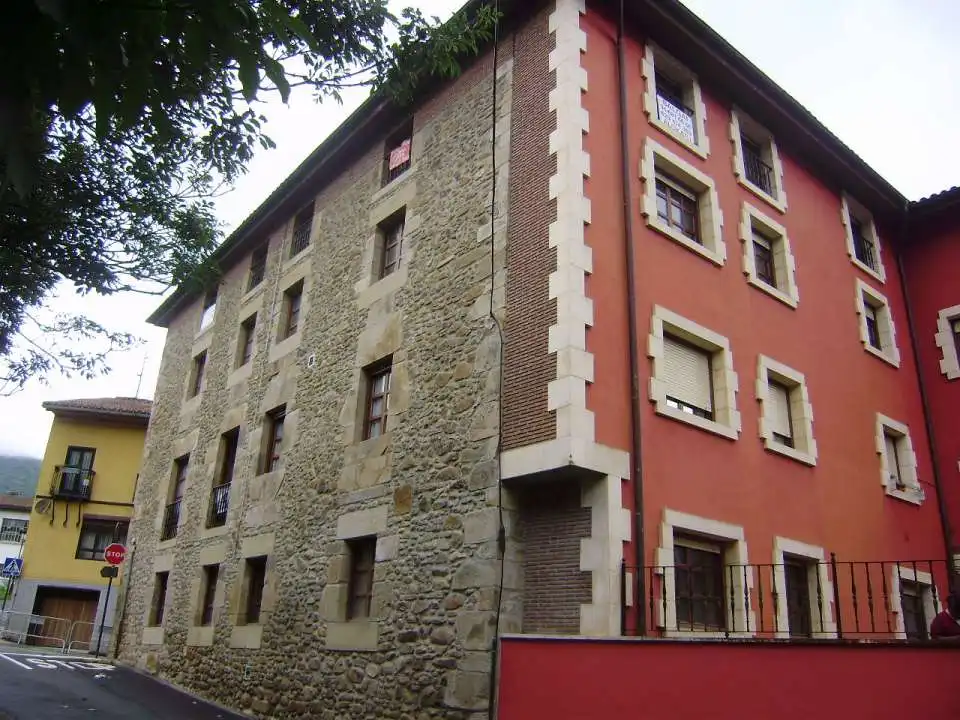 Vista exterior de Dúplex en venta en Antzuola con Calefacción