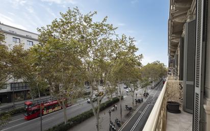 Exterior view of Flat for sale in  Barcelona Capital  with Air Conditioner, Heating and Parquet flooring