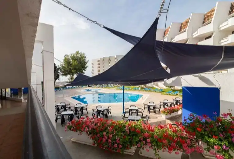 Piscina de Apartament en venda en Alcalà de Xivert amb Aire condicionat, Terrassa i Balcó