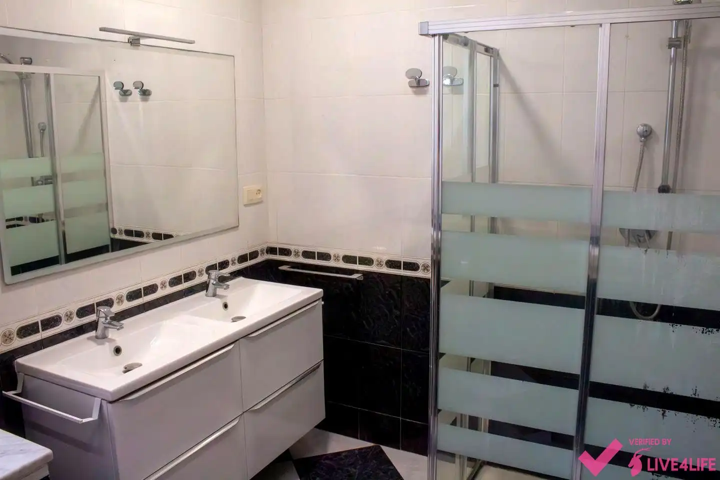 Badezimmer von Wohnung zur untervermieten in Valencia mit Möbliert