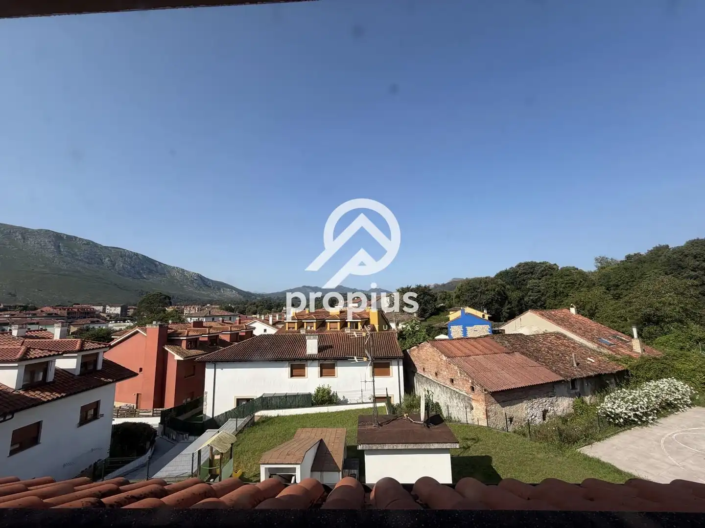 Außenansicht von Dachboden zum Verkauf in Llanes mit Abstellraum