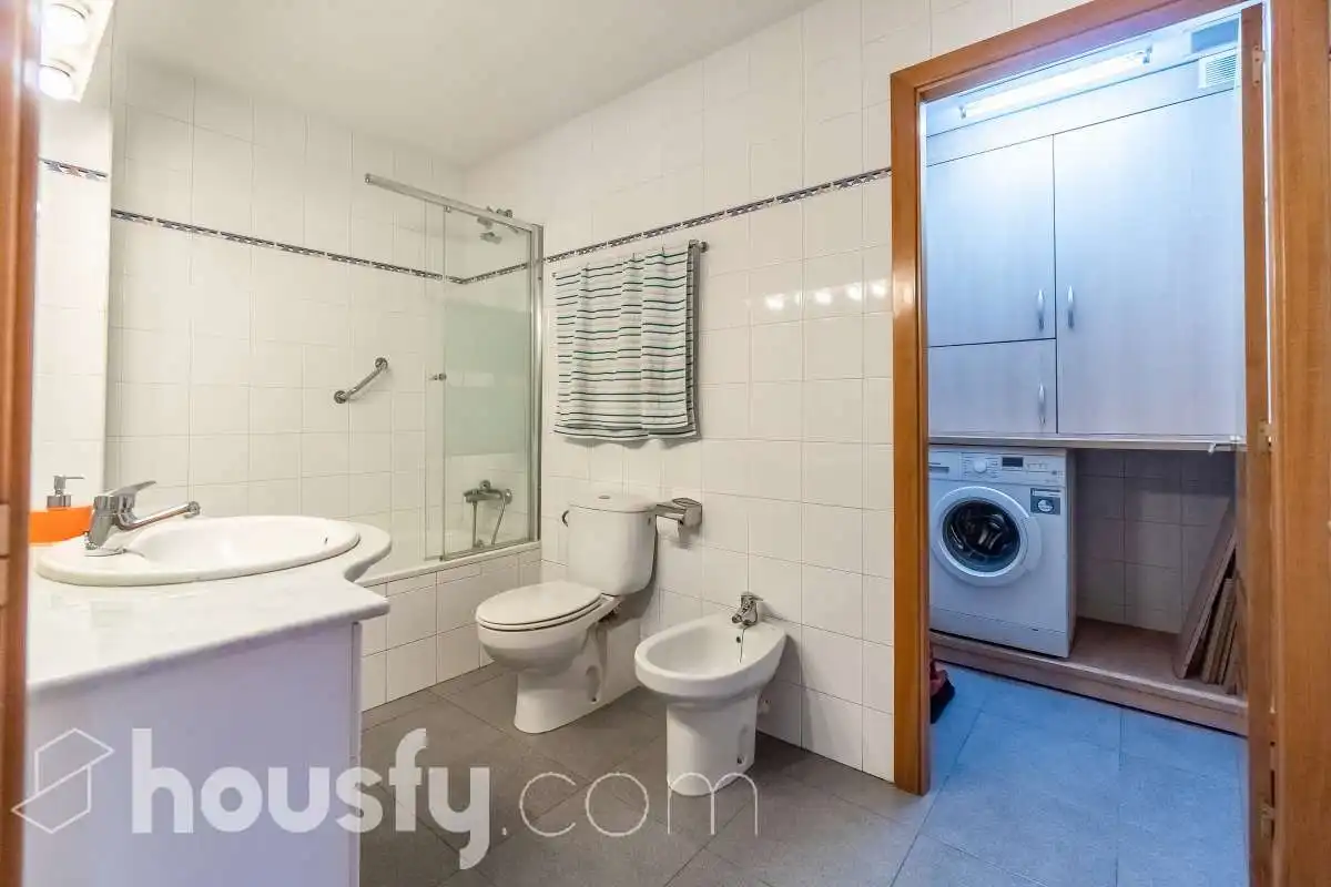 Badezimmer von Wohnung zum Verkauf in Sabadell mit Klimaanlage, Heizung und Möbliert
