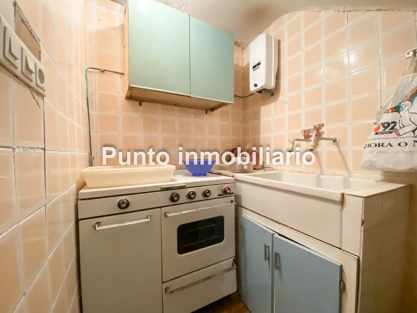 Cocina de Casa adosada en venta en Tudela de Duero con Calefacción, Jardín privado y Terraza