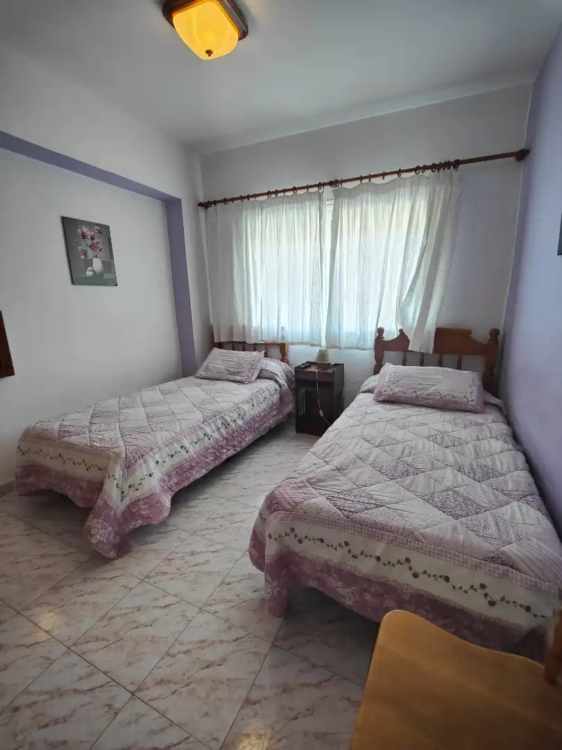 Dormitori de Apartament de lloguer en Candelaria amb Moblat, Rentadora i Balcó