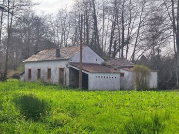Casa rústica amb jardí en venda a Lugar Clara 57