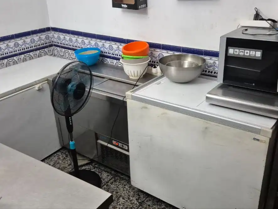 Local comercial en traspaso en Sant climent 8, imagen 9