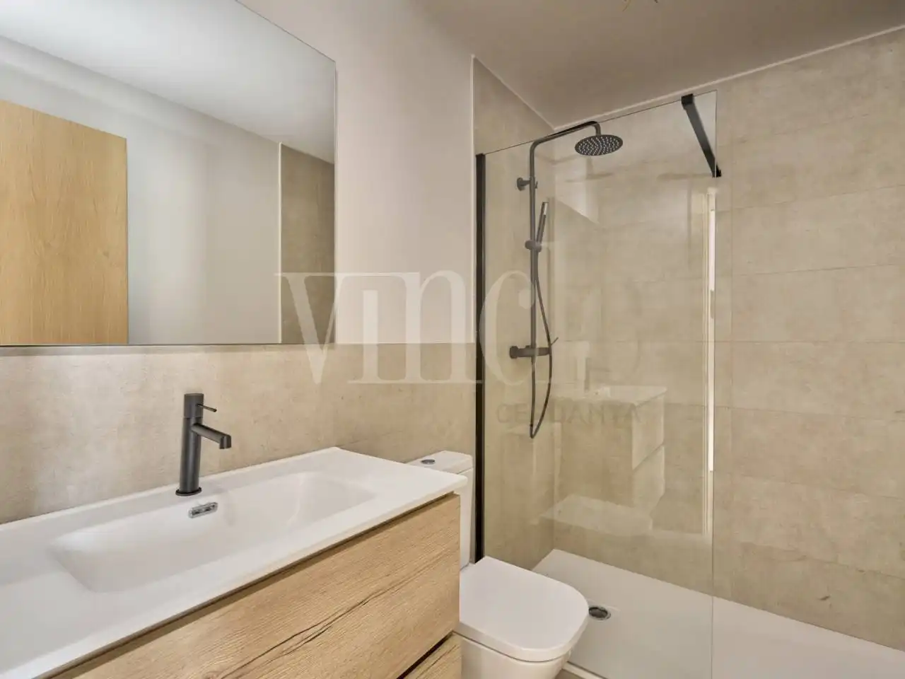 Baño de Casa adosada en venta en Bolvir con Jardín privado, Parquet y Piscina comunitaria