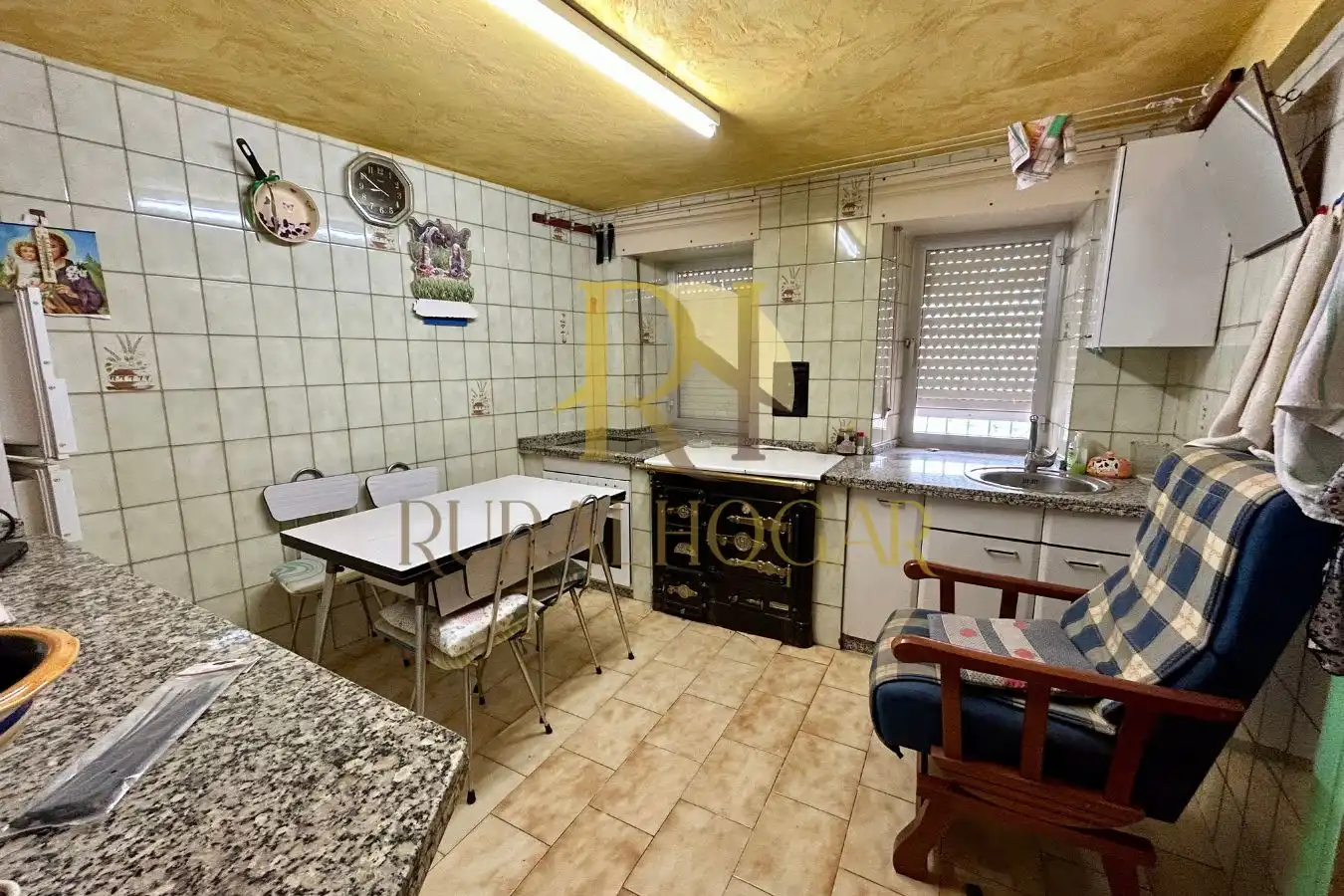 Kitchen of Houses for sale in Cármenes