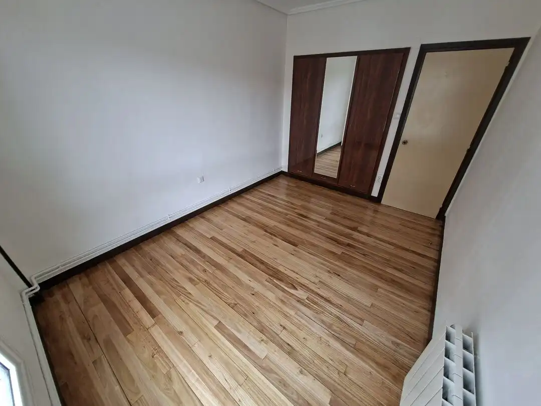 Habitación de Piso en venta en Abadiño  con Calefacción y Balcón
