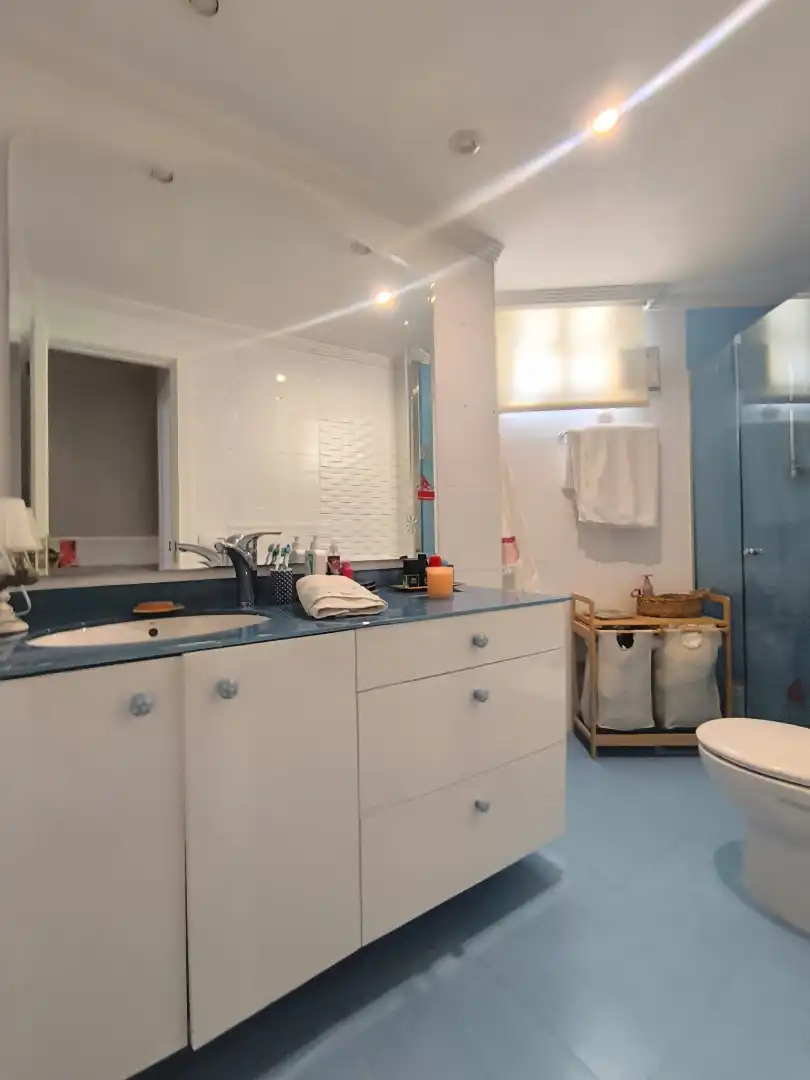 Baño de Piso en venta en Pontevedra Capital  con Calefacción, Parquet y Horno