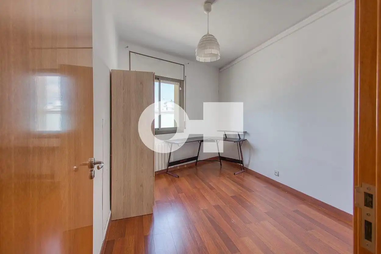 Habitación de Ático en venta en Castelldefels con Calefacción, Parquet y Terraza