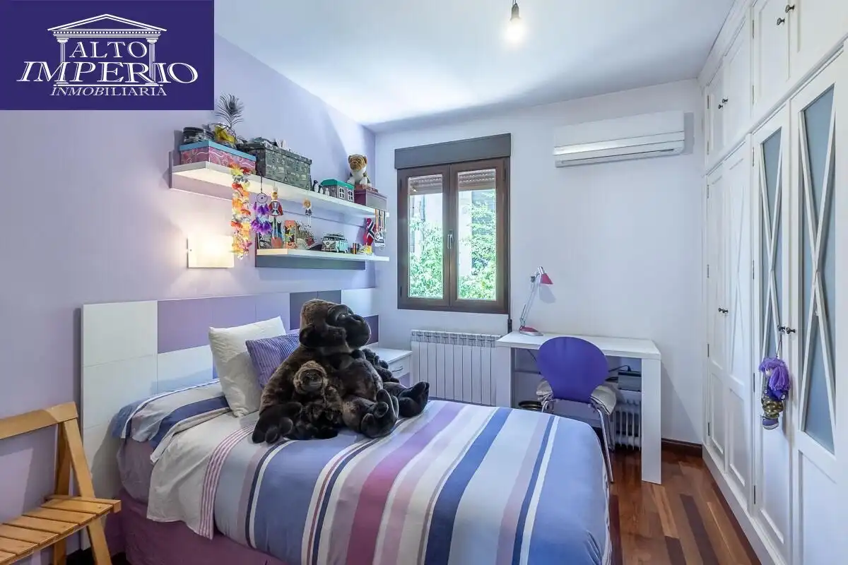 Bedroom of Houses for sale in Granada  with Air Conditioner, Heating and Private garden