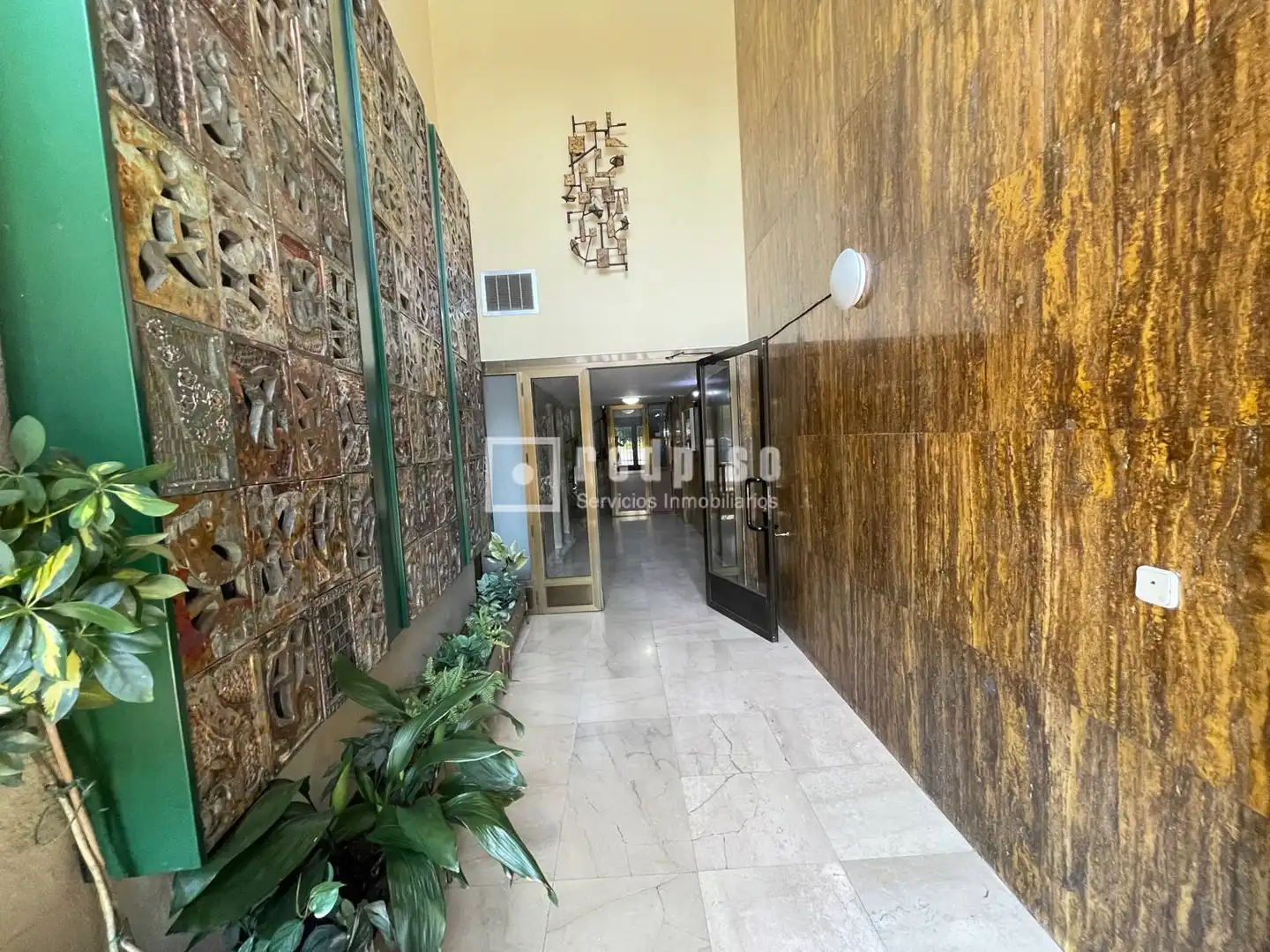 Piso en venta en Madrid con Calefacción y Amueblado
