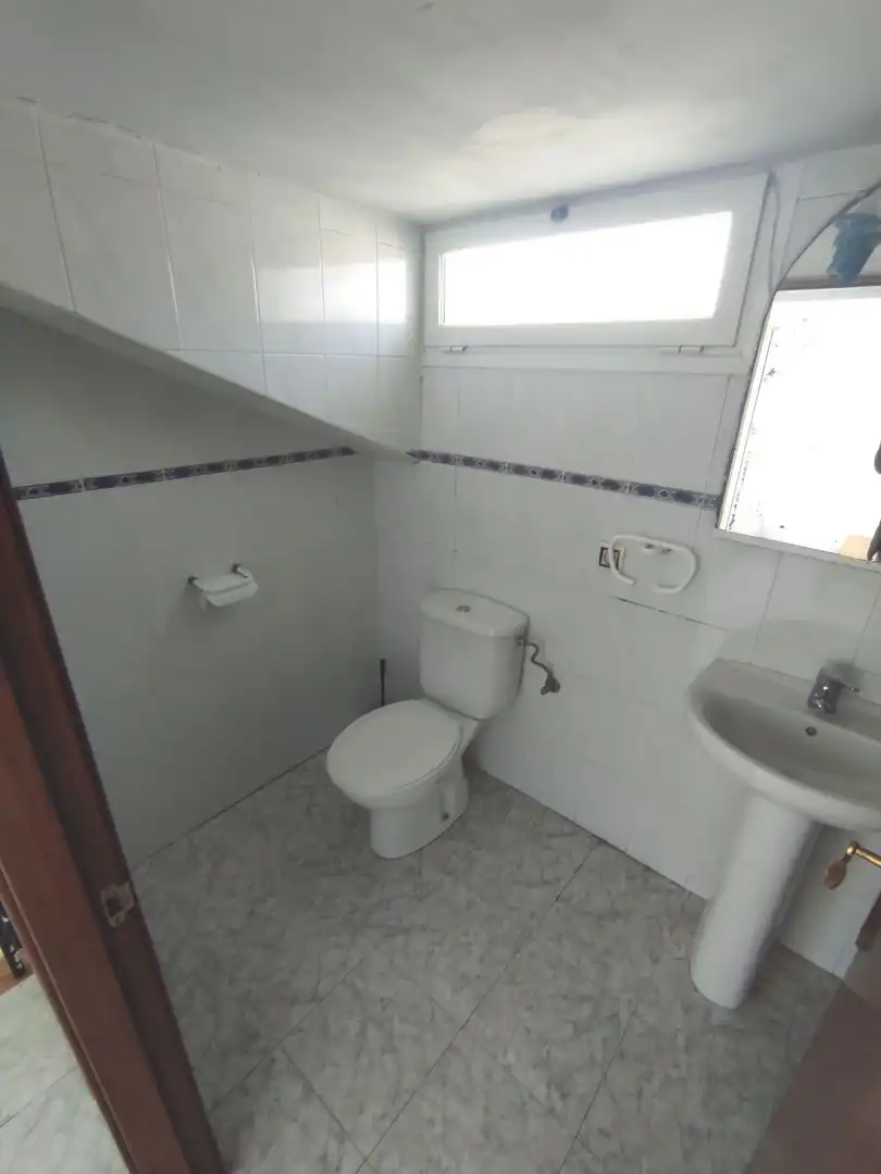 Badezimmer von Wohnungen zum Verkauf in Lloret de Mar mit Klimaanlage, Heizung und Terrasse