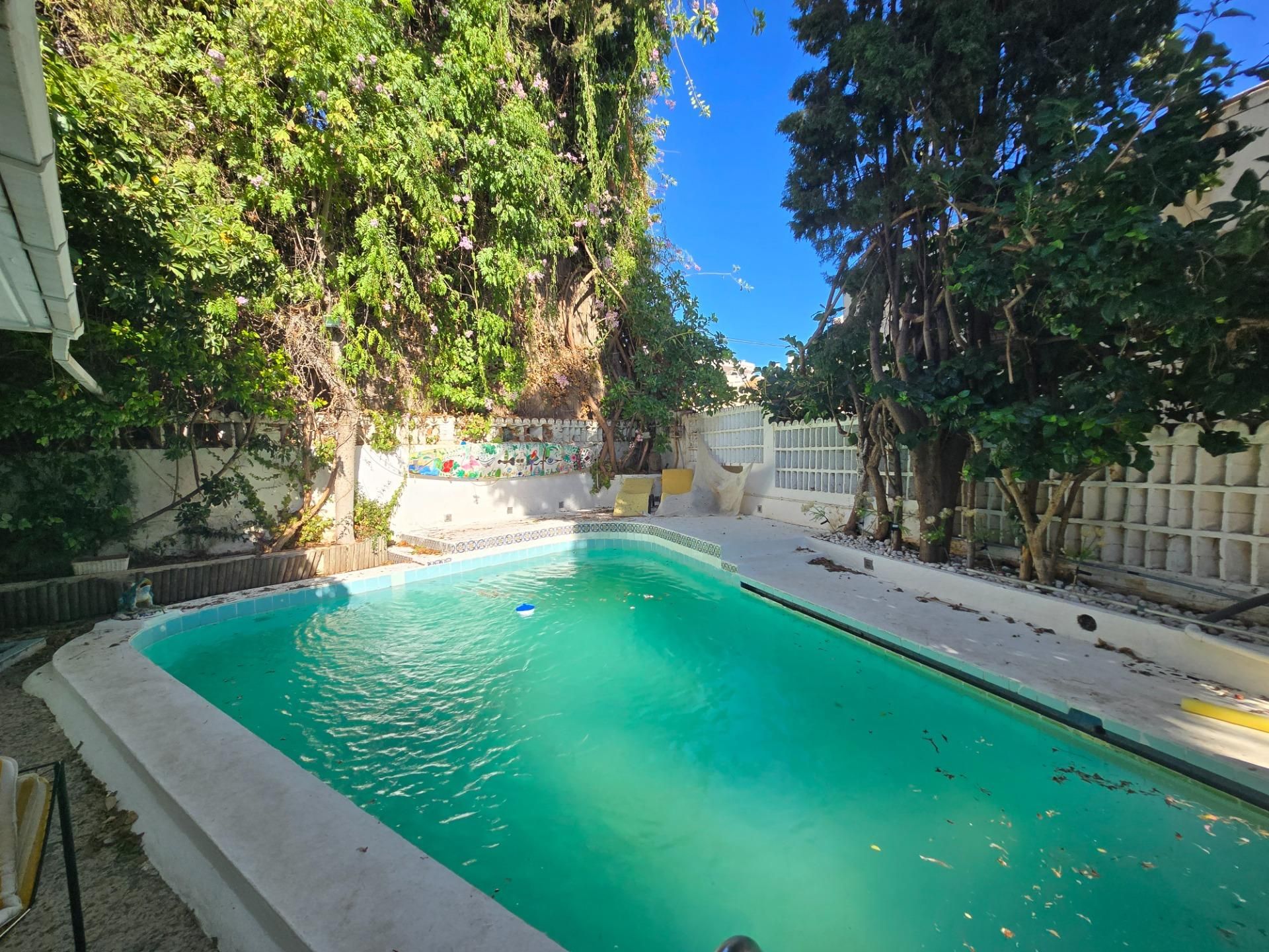 Swimming pool of House or chalet for sale in Benalmádena