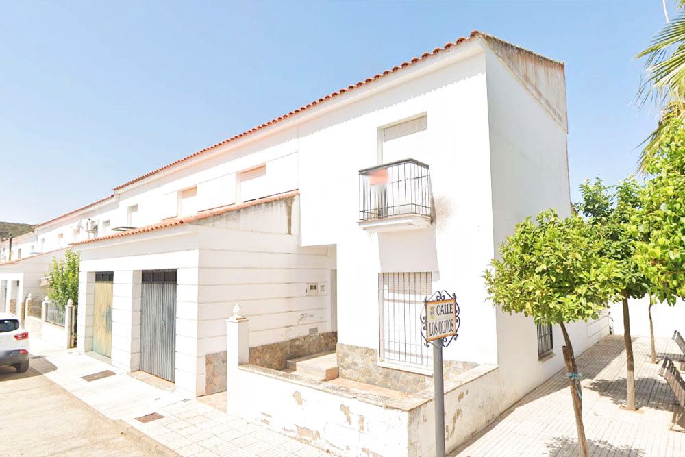 Single-family semi-detached for sale in Peraleda del Zaucejo