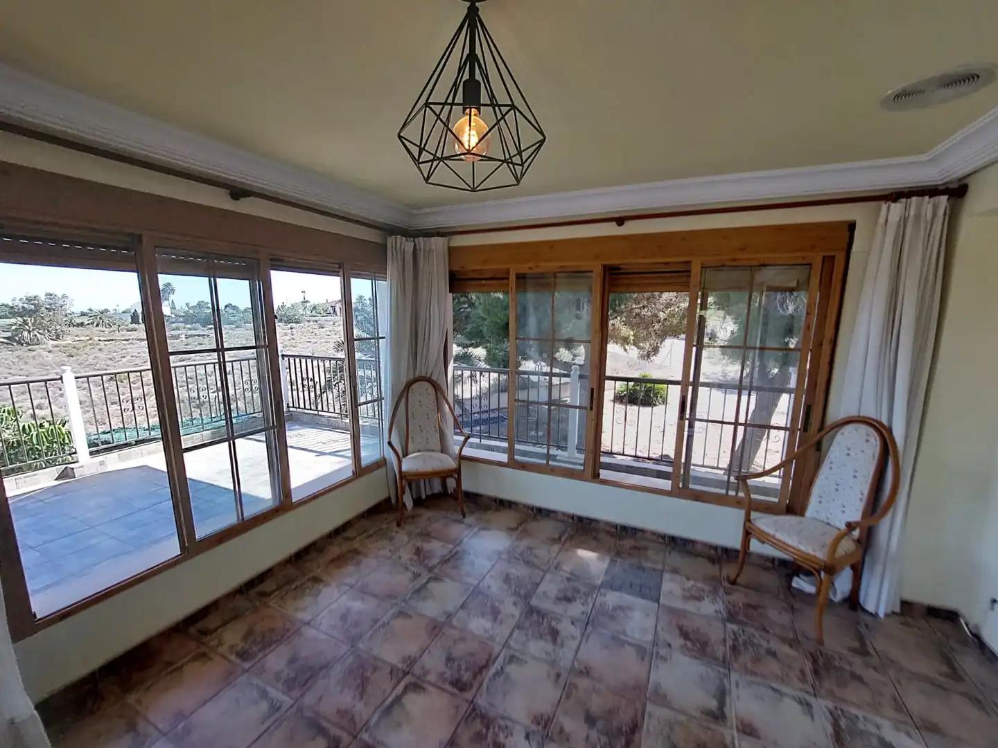 Haus oder Chalet zur Miete in Elche / Elx mit Terrasse, Schwimmbad und Balkon