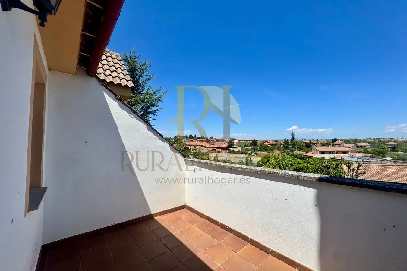 Terraza de Casa o chalet en venta en Santovenia de la Valdoncina con Calefacción, Jardín privado y Parquet