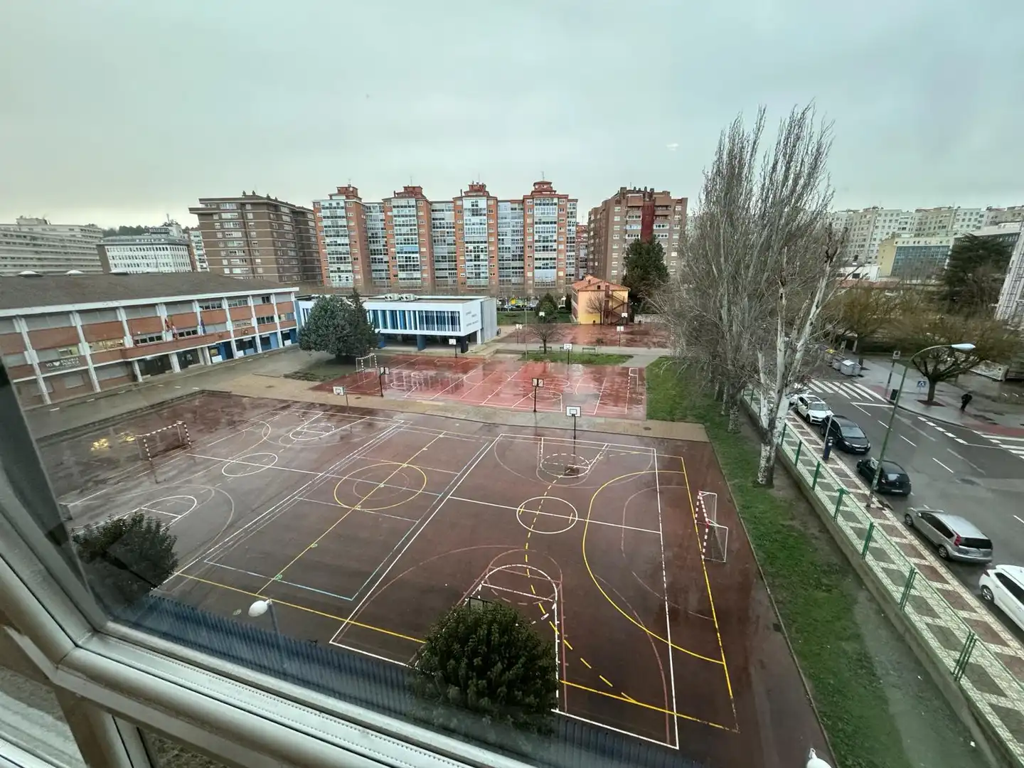 Parking de Apartamento de alquiler en Burgos con Calefacción, Parquet y Amueblado