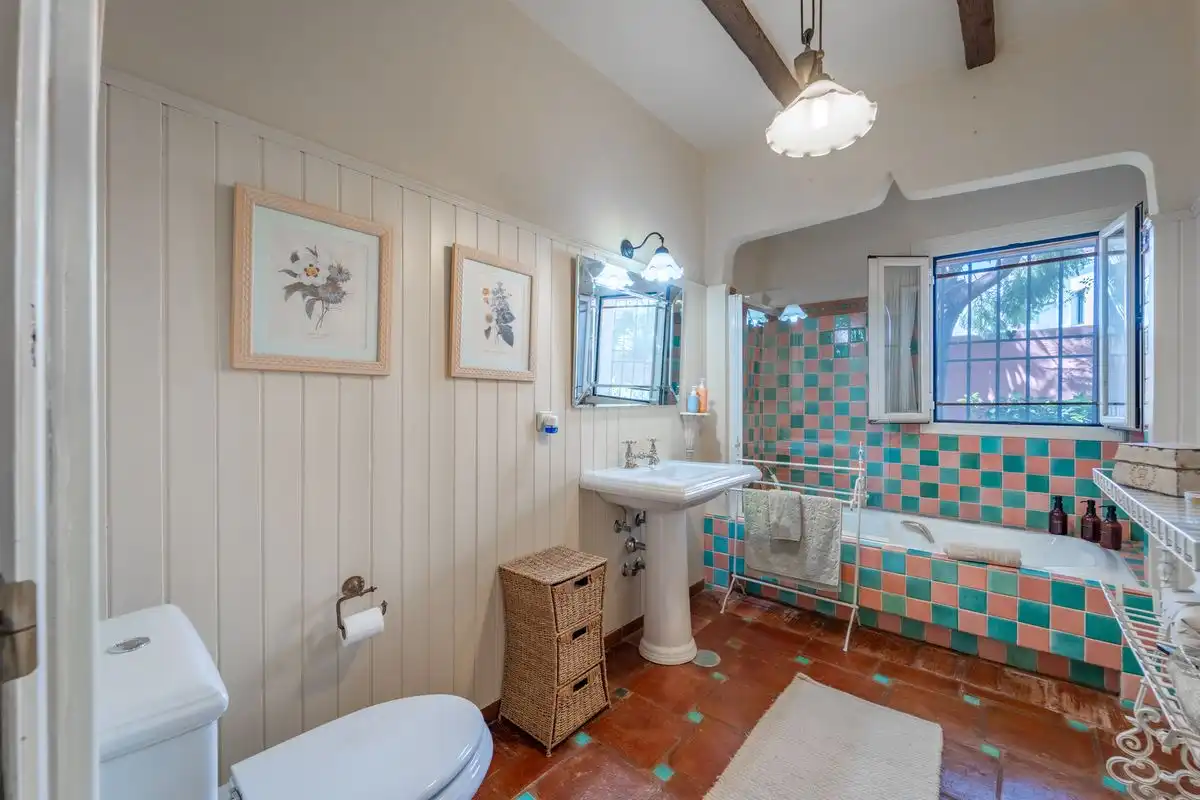 Bathroom of Houses for rent in Benahavís  with Air Conditioner, Heating and Private garden