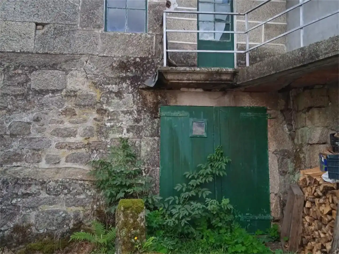 Vista exterior de Finca rústica en venda en Cerdedo amb Balcó