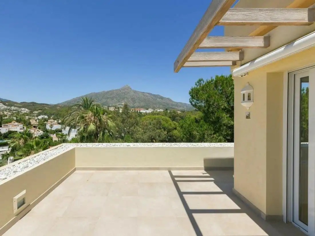 Penthouse with pool for sale in Nueva Andalucía, imagen 25