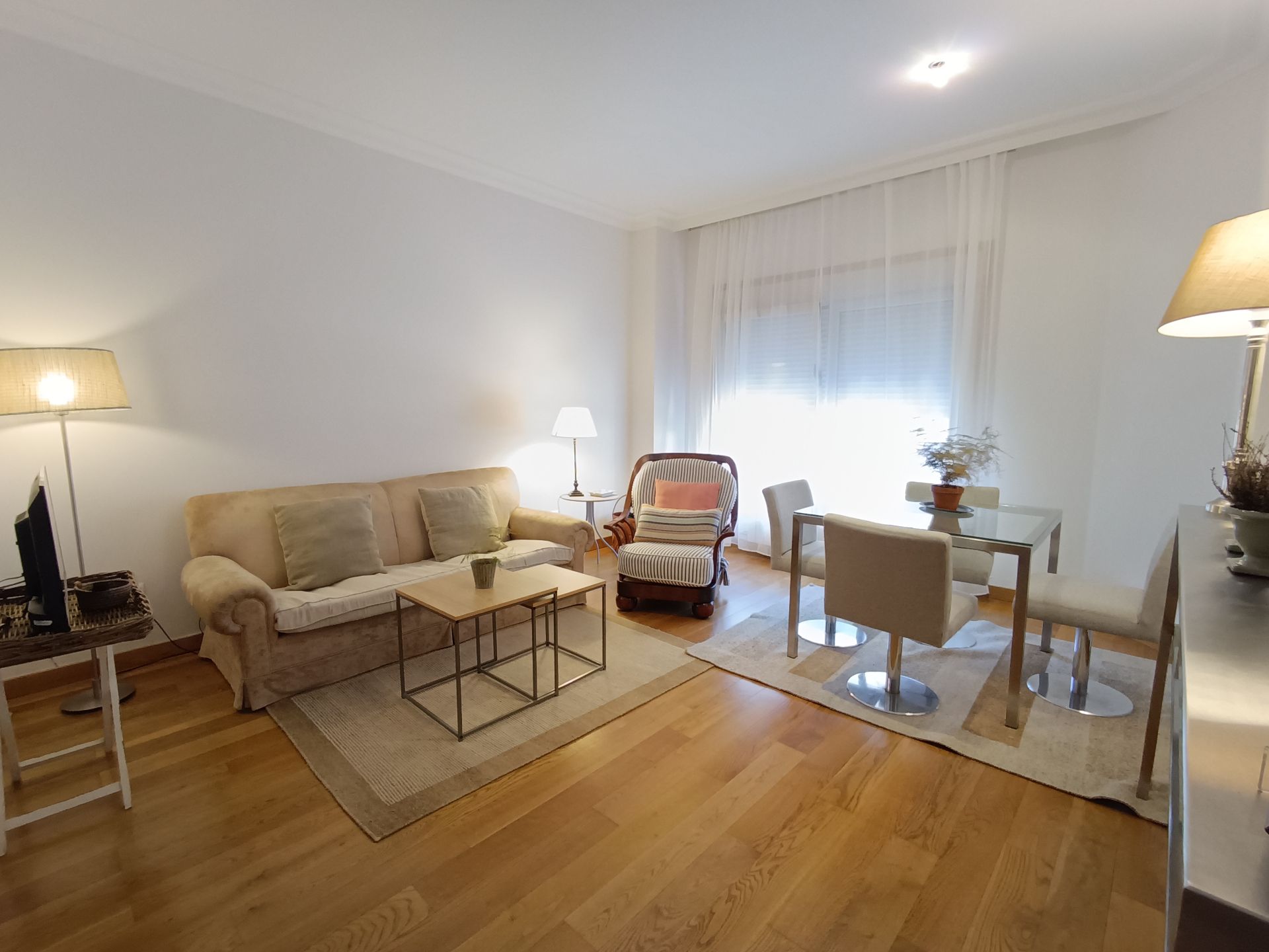 Sala de estar de Apartamento de alquiler en Pontevedra Capital  con Calefacción, Amueblado y Lavadora