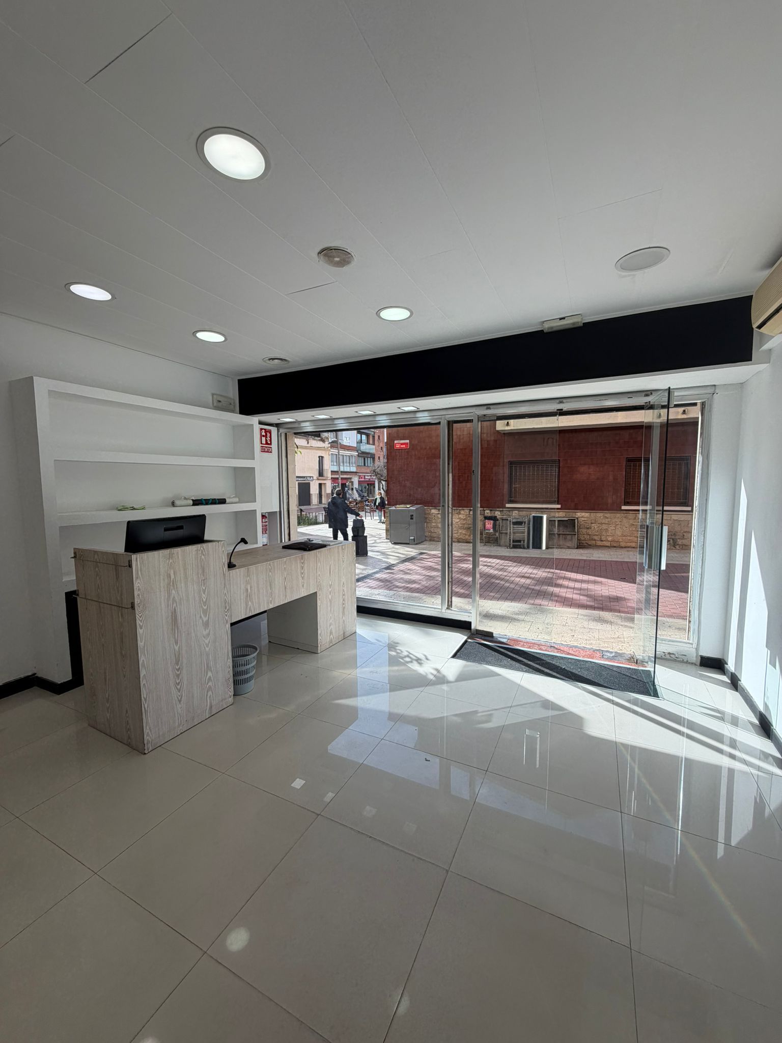 Local de lloguer a Centre - Estació