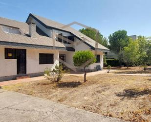 Vista exterior de Casa o xalet en venda en Las Rozas de Madrid amb Terrassa