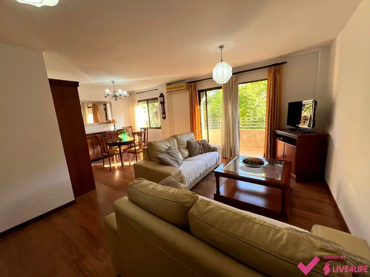 Living room of Flat for rent in Valencia  with Air Conditioner, Parquet flooring and Furnished