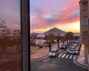 Vista exterior de Apartament en venda en Granadilla de Abona amb Moblat, Forn i Rentadora