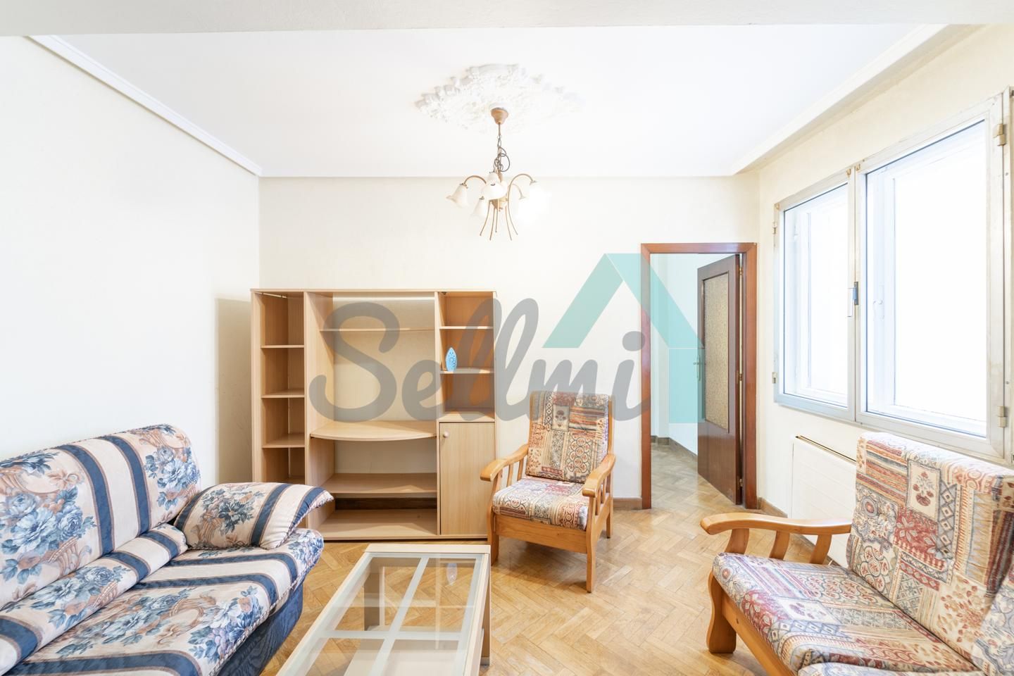 Living room of Flat for sale in Oviedo   with Heating, Parquet flooring and Storage room